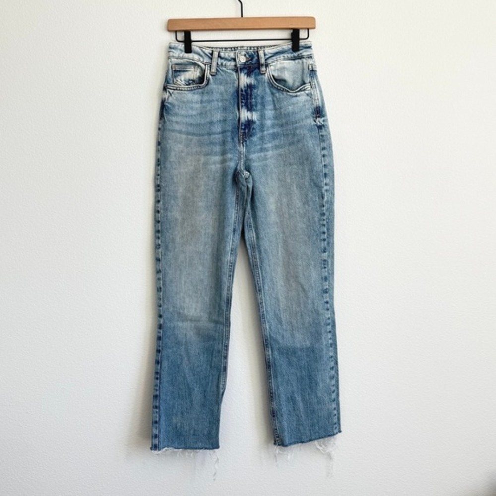 Zara High Rise Straight Leg Jeans 2 Light Wash Raw Hem 90s Clean Cut Denim 26